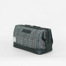 Load image into Gallery viewer, Grey Harris Tweed Gladstone Washbag