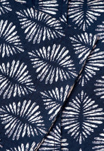 Load image into Gallery viewer, Regular Fit Navy Geometric Print Seersucker Short Sleeve Shirt (4588a)