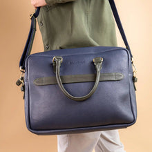 Load image into Gallery viewer, Alder Pebble Grain Leather Techbag

