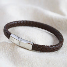 Load image into Gallery viewer, Men&#39;s Brown Woven Leather Bracelet with Shiny Clasp

