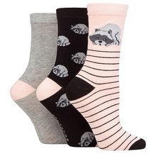 Load image into Gallery viewer, LADIES 3PR Sockshop Lazy Panda Novelty Bamboo Socks (4-8)
