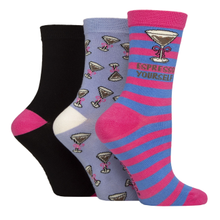 Load image into Gallery viewer, LADIES 3PR Sockshop Lazy Panda Novelty Bamboo Socks (4-8)
