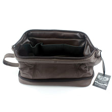 Load image into Gallery viewer, Gladstone Leather Washbag
